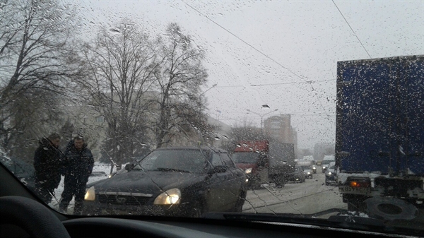 Два ВАЗа столкнулись в центре Ульяновска