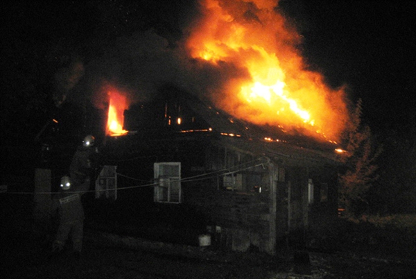 В Вешкаймском районе сгорел дом