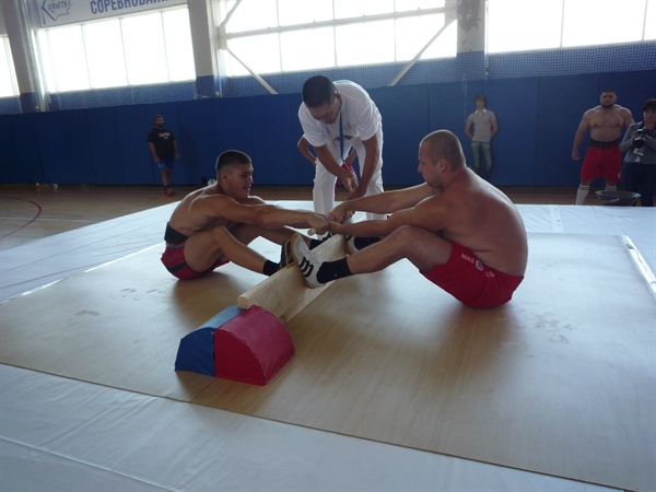 Ульяновцы стали медалистами турнира по мас-рестлингу