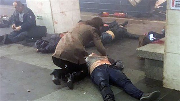 До 14 человек выросло число жертв теракта в Петербурге