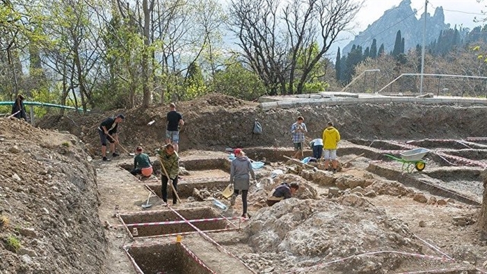 В «Артеке» нашли фундамент византийского храма VI века н.э
