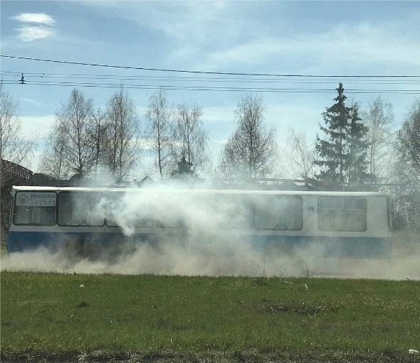 В Заволжье загорелся троллейбус