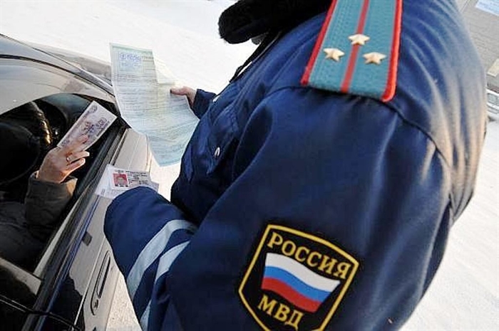 200 тысяч рублей за попытку подкупа сотрудника ДПС