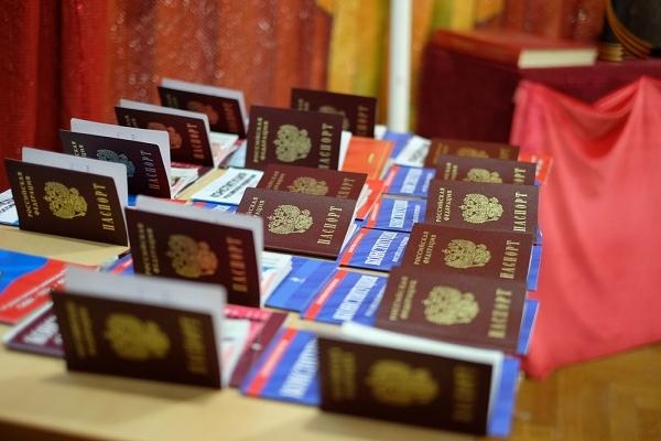 Жителям Ульяновской области торжественно вручат паспорта