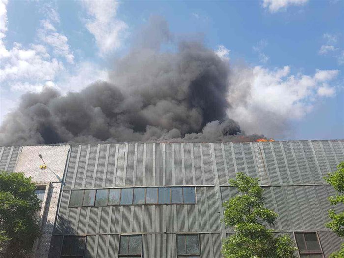 В Ульяновске горела крыша производственного здания