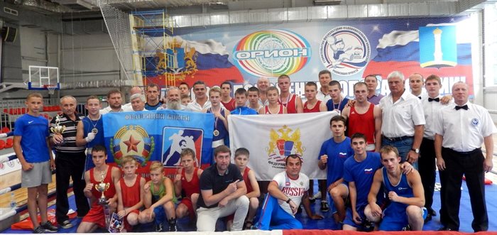 В Ульяновске состоялась матчевая встреча между командами ЛНР и Ульяновской области по боксу