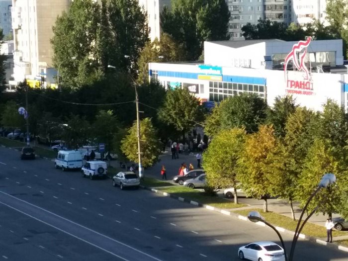 Ложный звонок или ЧП? Ульяновцев эвакуируют из здания железнодорожного вокзала и ТЦ 
