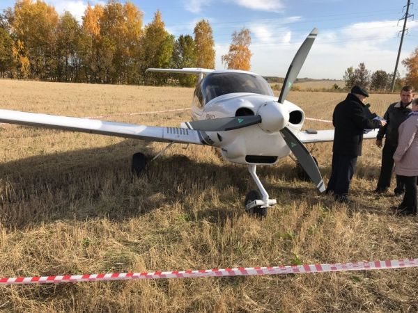 Возле Кротовки совершил аварийную посадку учебный самолёт