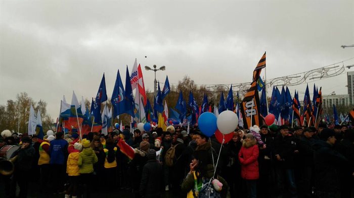 В центре Ульяновска состоялось праздничное шествие, посвящённое Дню народного единства
