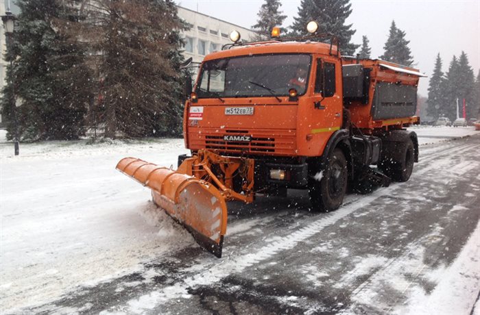 С улиц Ульяновска за выходные вывезли более двухсот самосвалов снега