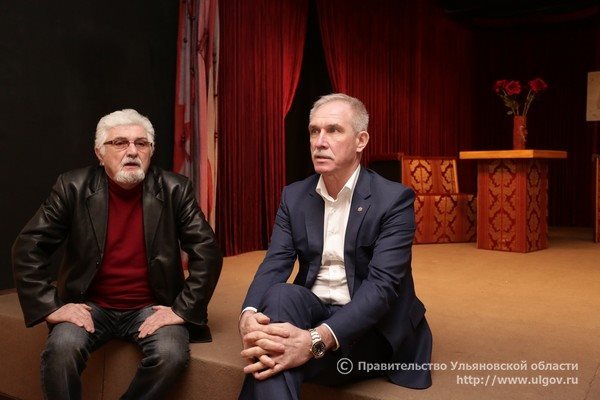 Сергей Морозов поручил разработать меры поддержки молодёжных театров