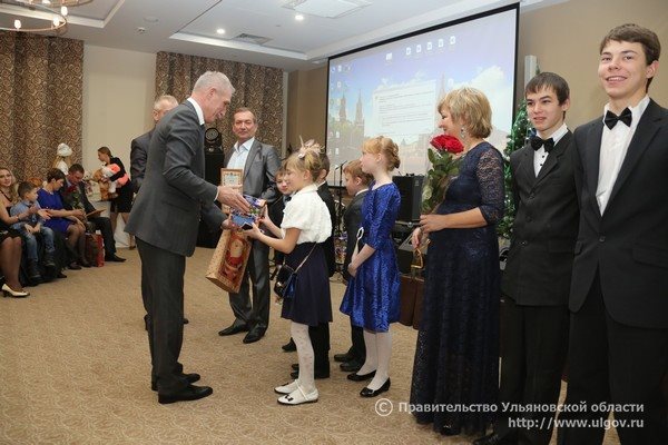 Губернатор Ульяновской области Сергей Морозов наградит семью года