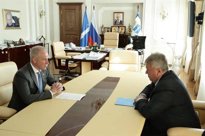 Сергей Морозов поблагодарил Панчина и предложил стать полномочным представителем губернатора