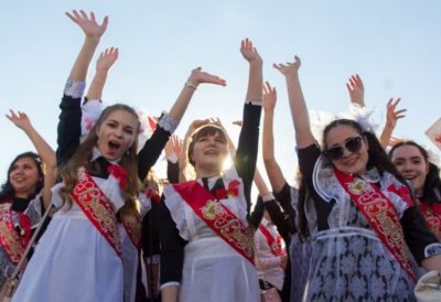 Завтра в Ульяновске для выпускников прозвенит последний звонок