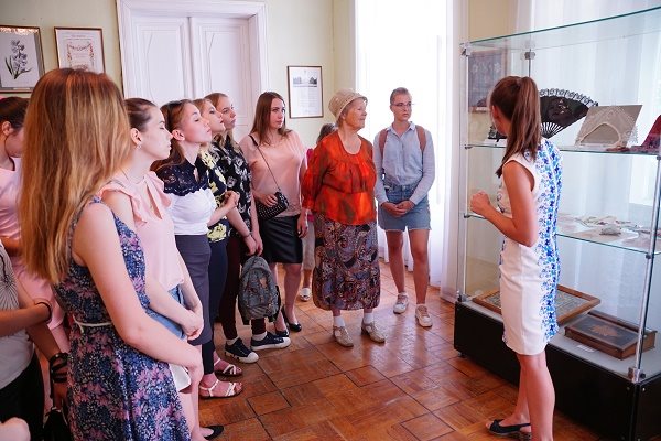 Выставка «Занимательная флора для дам» открылась в Ульяновске