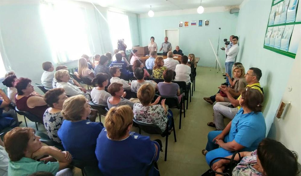 Анатолий Бакаев: «Мы не допустим ликвидации отделений и сокращения медперсонала в Старомайнской районной больнице!»
