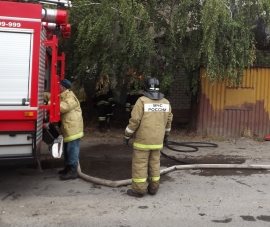 В Заволжье Ульяновска сгорели два гаража