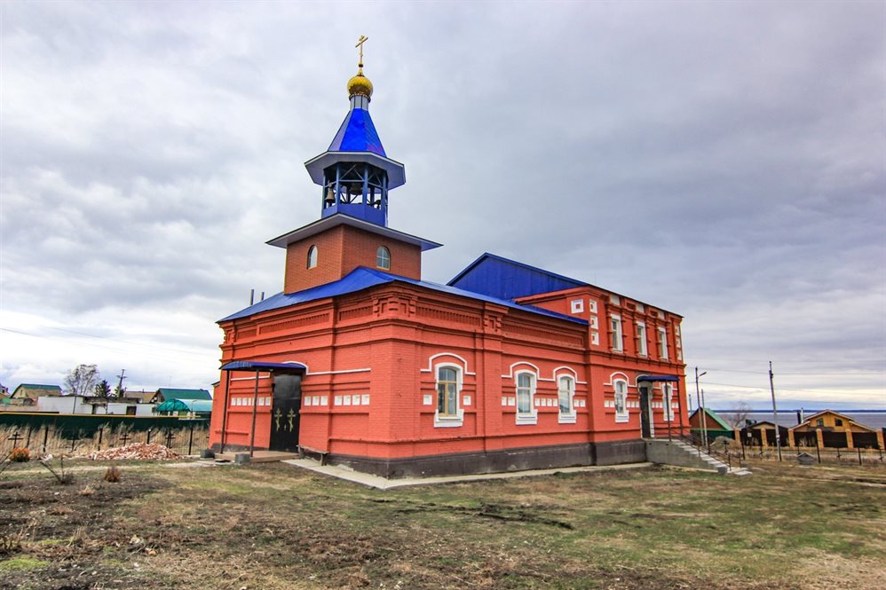 Храмы Ульяновской области: расстрелянные иконы, уплывшие в Волгу надгробия
