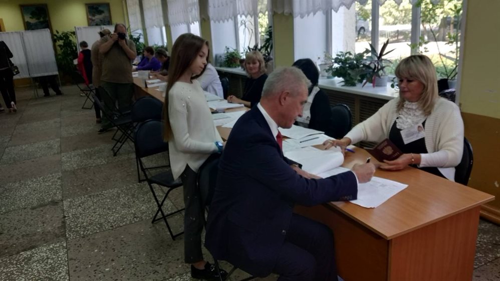 Сергей Морозов проголосовал в Карлинском
