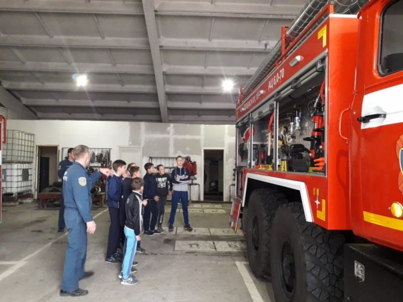 Воспитанники детско-юношеской спортивной школы посетили сенгилеевскую пожарную часть