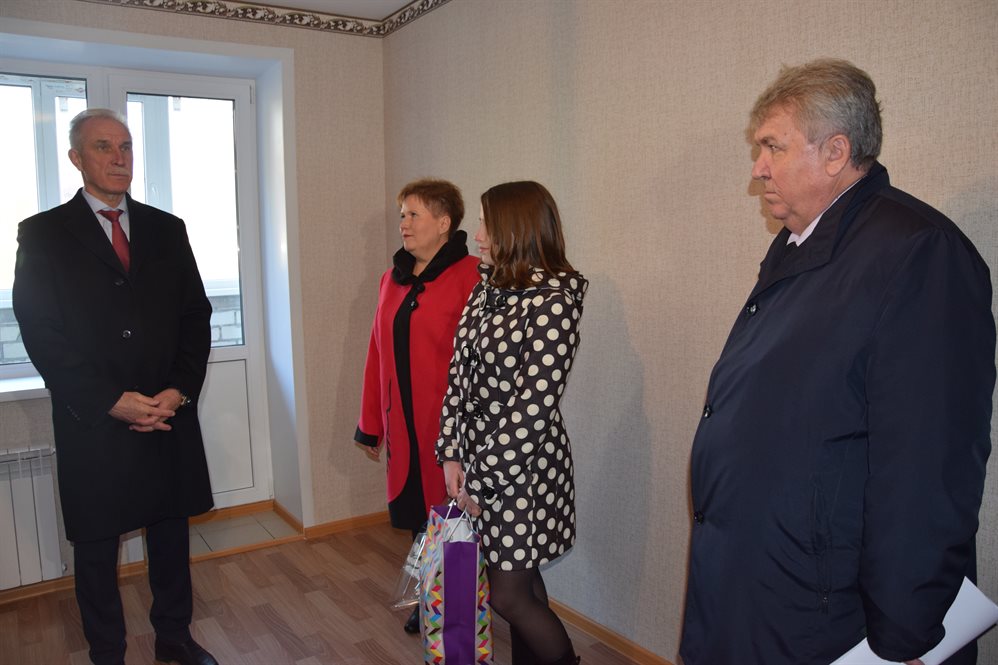 12 ульяновских семей получили новое жильё по программе реновации