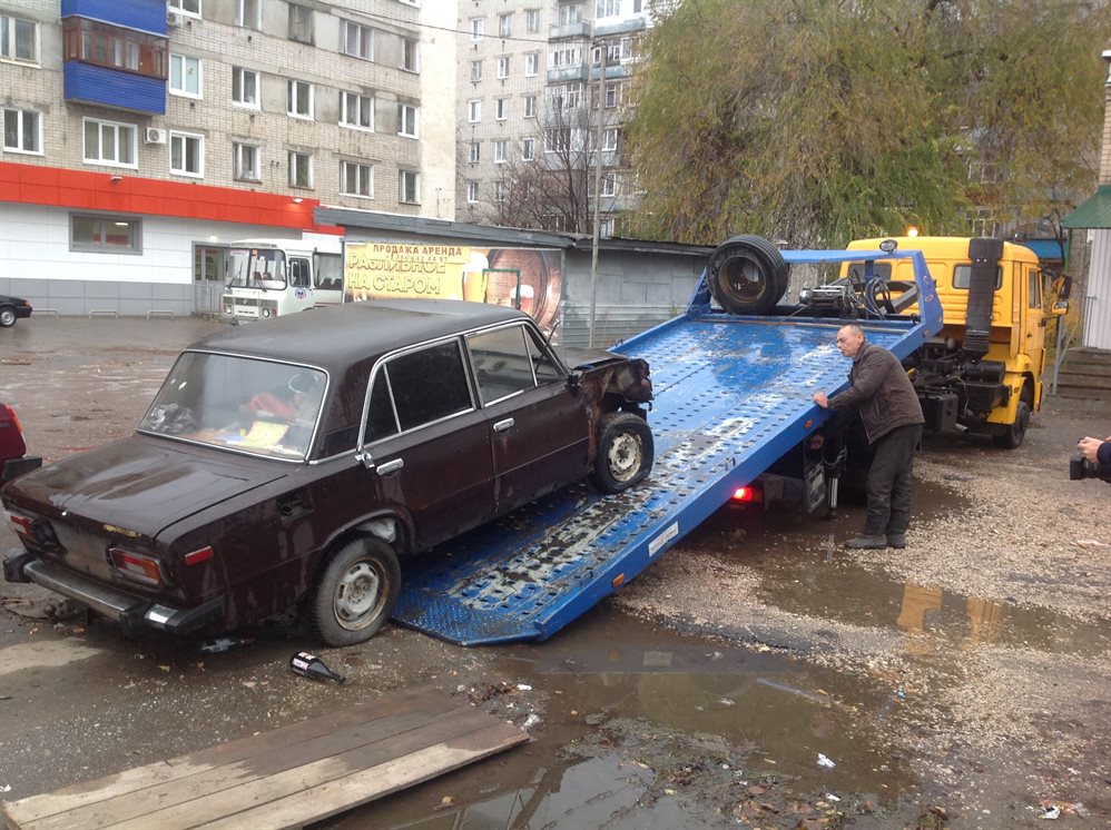 Ульяновск начали очищать от брошенных автомобилей