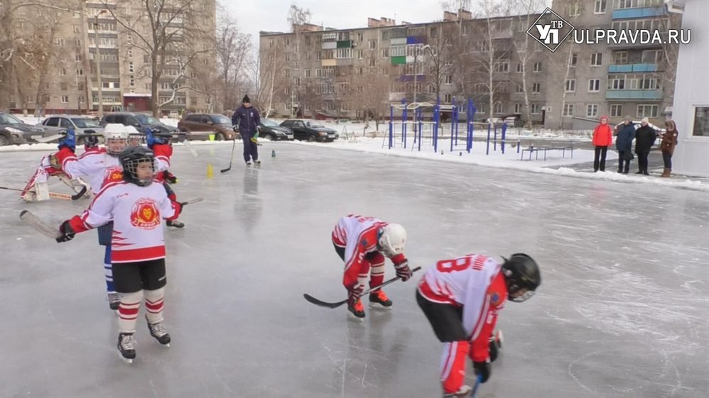 Юные хоккеисты вышли на лед. «Союз» и «Строитель» уже готовы к зимнему сезону