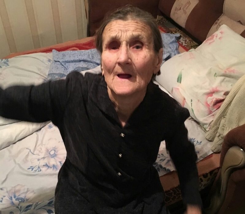Чья бабушка? Волонтеры ищут родных найденной в Заволжье пенсионерки без глаза