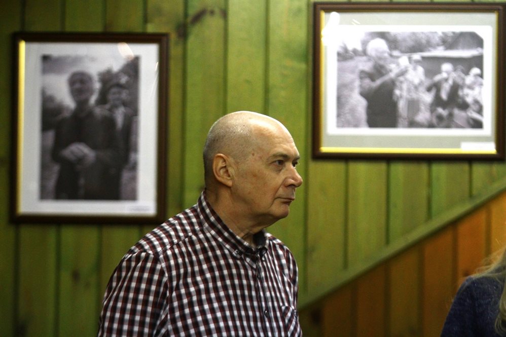 Группа «Секрет» в нагрузку к Розенбауму, Алла Пугачева под защитой ОМОНа. Ульяновский фотограф представил жизнь 90-х