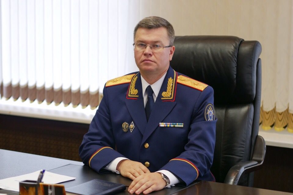 Руководитель ульяновского следкома поздравляет жителей региона с Новым годом