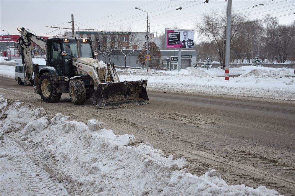 В Ульяновске дорожные службы расширяют проезжую часть