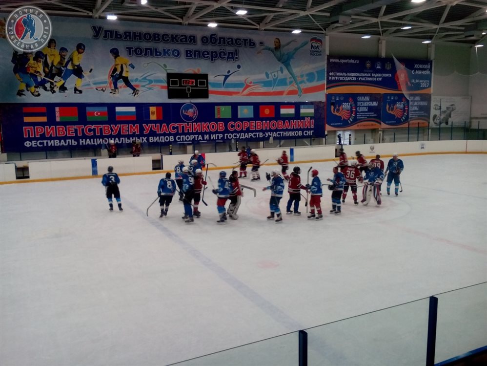В ночной лиге Ульяновска по хоккею с шайбой настала пора решающих матчей
