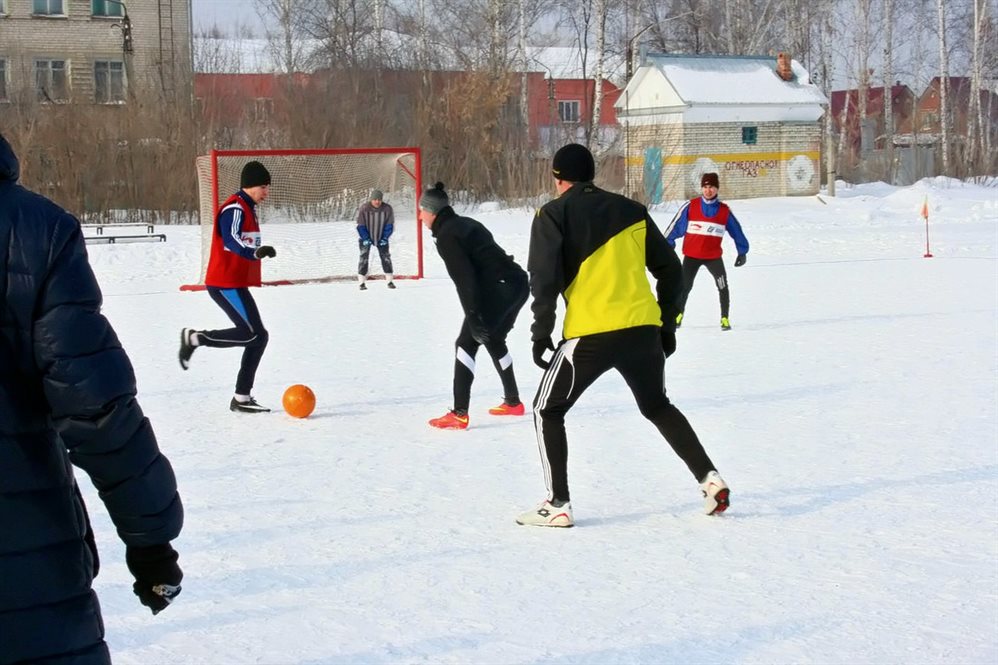 В Димитровграде досрочно определился чемпион города по зимнему мини-футболу