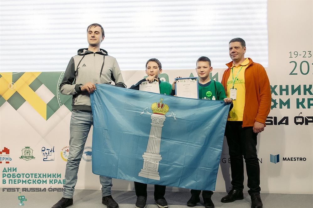Ульяновские школьники победили в робототехническом фестивале «Робофест-Урал» и отправятся в Москву