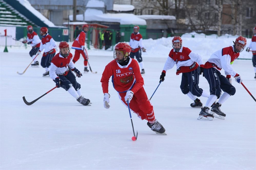 Шведы порезали ульяновского хоккеиста. Но юношеская сборная России на первенстве мира одержала вторую победу подряд