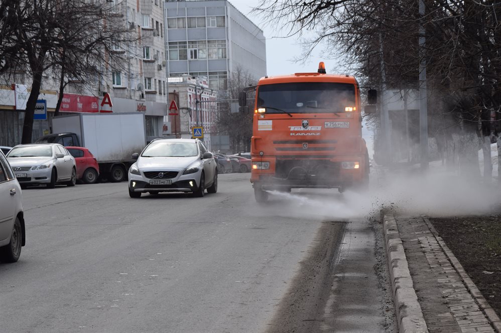 Улицы Ульяновска очищают пылесосами