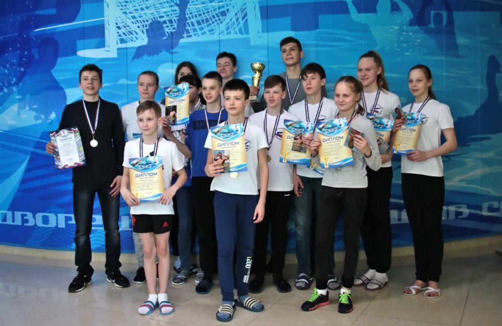 24 награды завоевали ульяновские пловцы на межрегиональных соревнованиях