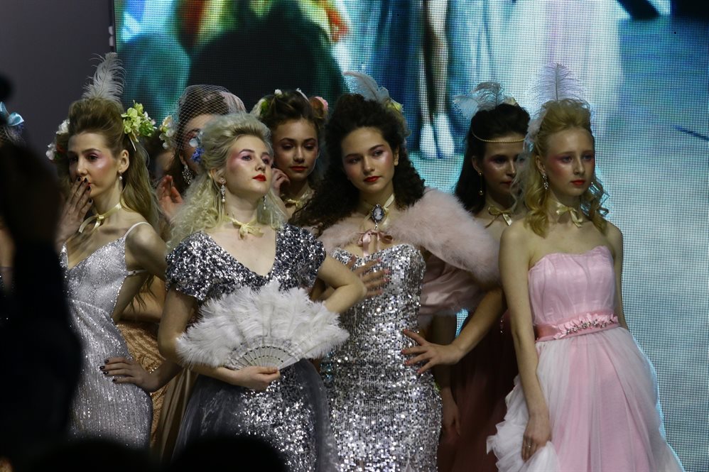 Неделя моды в Ульяновске: китайцы - в «лаве», итальянцы – в оптоволокне