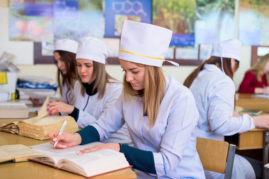Лучших студентов-фармацевтов определили в Ульяновской области