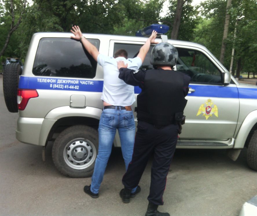 В Ульяновске росгвардейцы задержали двух мужчин, пытавшихся «обчистить» магазины