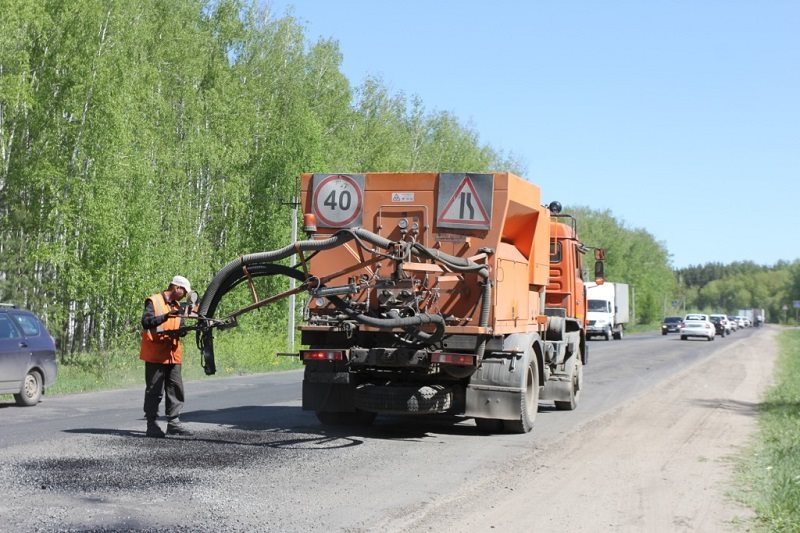 В Ульяновске приступили к ремонту дорог, по которым поедут школьники