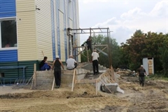 Штаб ОНФ контролирует завершение строительства детсада в селе Отрада