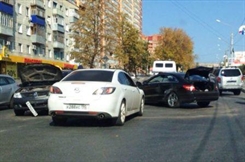 На перекрестке улиц Кирова и Пушкинской затор из-за аварии