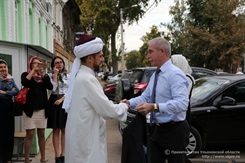 Губернатор поздравил мусульман с праздником окончания хаджа 