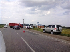 На трассе столкнулись пассажирский автобус и грузовик (фото)