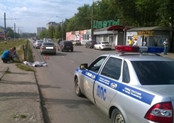 На улице Кузоватовской под колесами машины погиб пешеход (эксклюзивные фотографии с места ДТП)  