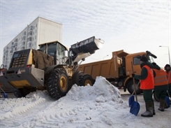Очистка улиц Ульяновска от снега продолжается