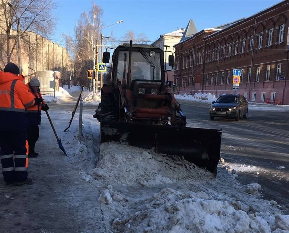 Ульяновск от снега расчищают 72 спецмашины