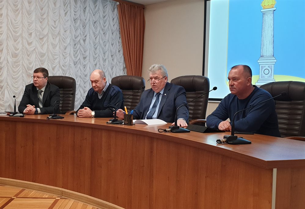 Городских чиновников рано утром собрали в администрации Ульяновска