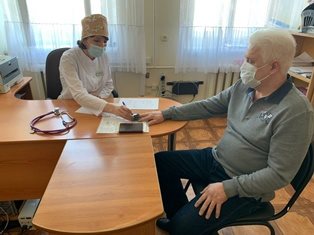 В Ульяновской области от коронавируса вакцинировали юбилейного пациента